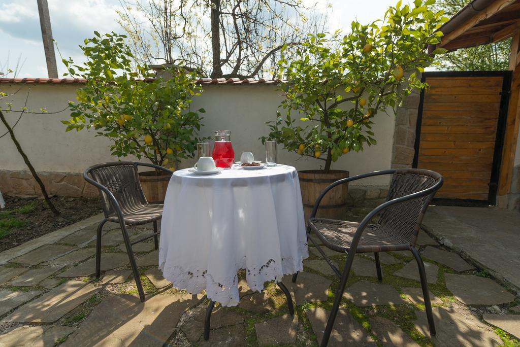 Marinovata Kashta Guest House Preslav Extérieur photo